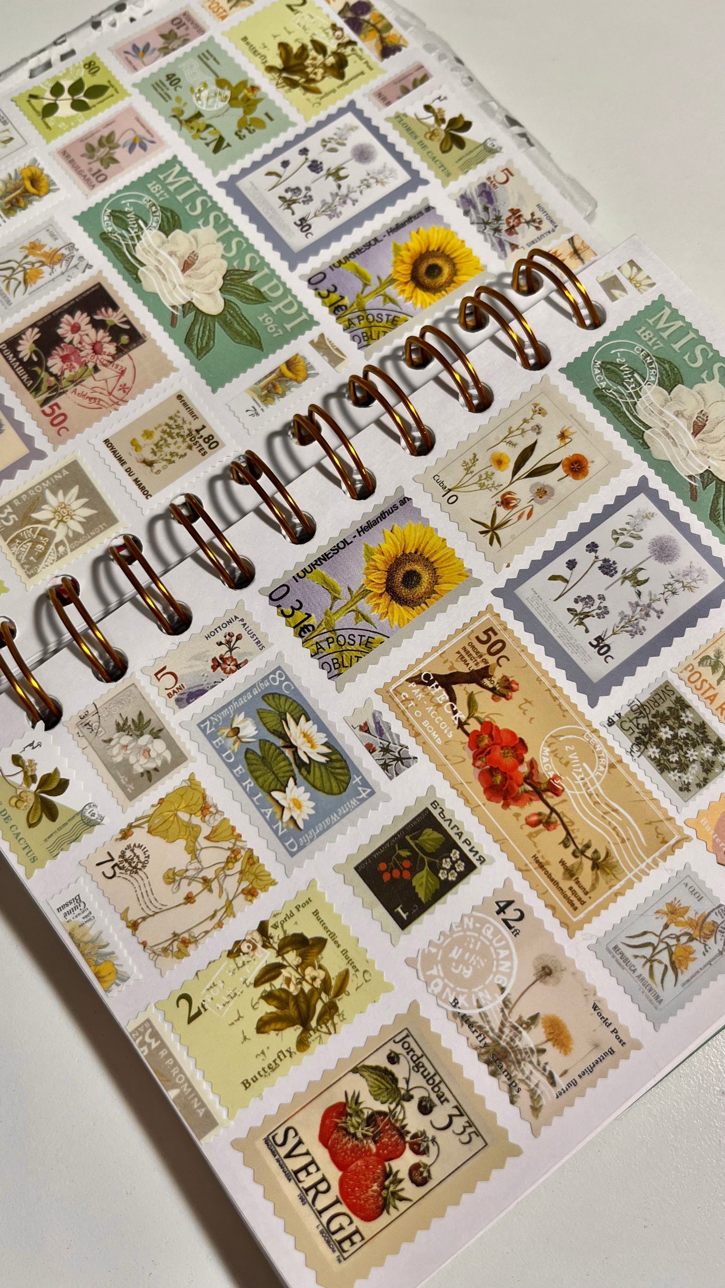 Rollo de Stickers Flores estampillas retro