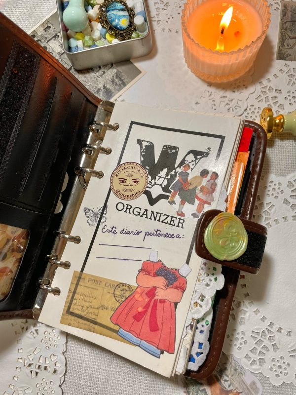 Diario / Planner 2003 vintage Intervenido con bolígrafo de perla
