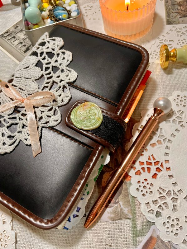 Diario / Planner 2003 vintage Intervenido con bolígrafo de perla